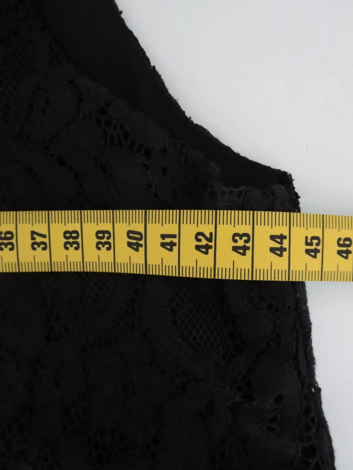 Haut noir élégant en dentelle Christelle 36/38 – photo 4